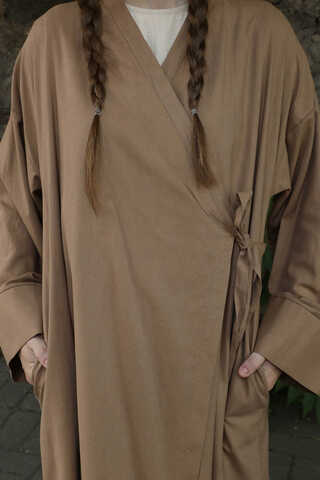 Kruvaze Bağlamalı Abaya Camel - 7