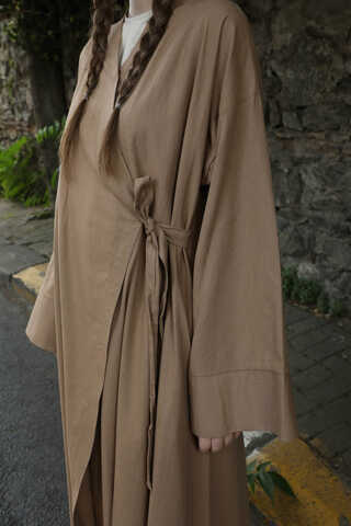 Kruvaze Bağlamalı Abaya Camel - 9
