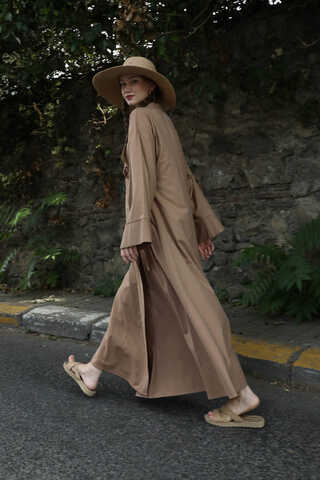 Kruvaze Bağlamalı Abaya Camel - 10