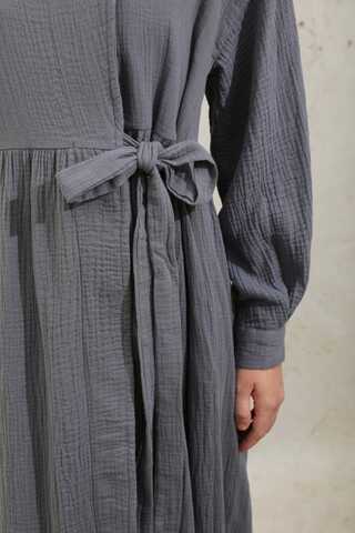 Kruvaze Bağlamalı Müslin Elbise Koyu Gri - 11