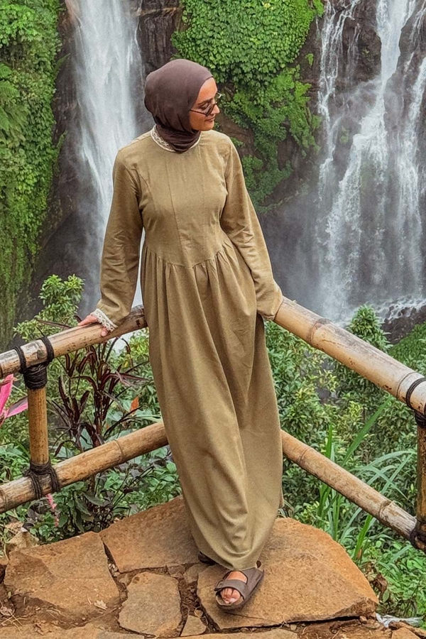 Lace-Trimmed Linen Dress Khaki - 1