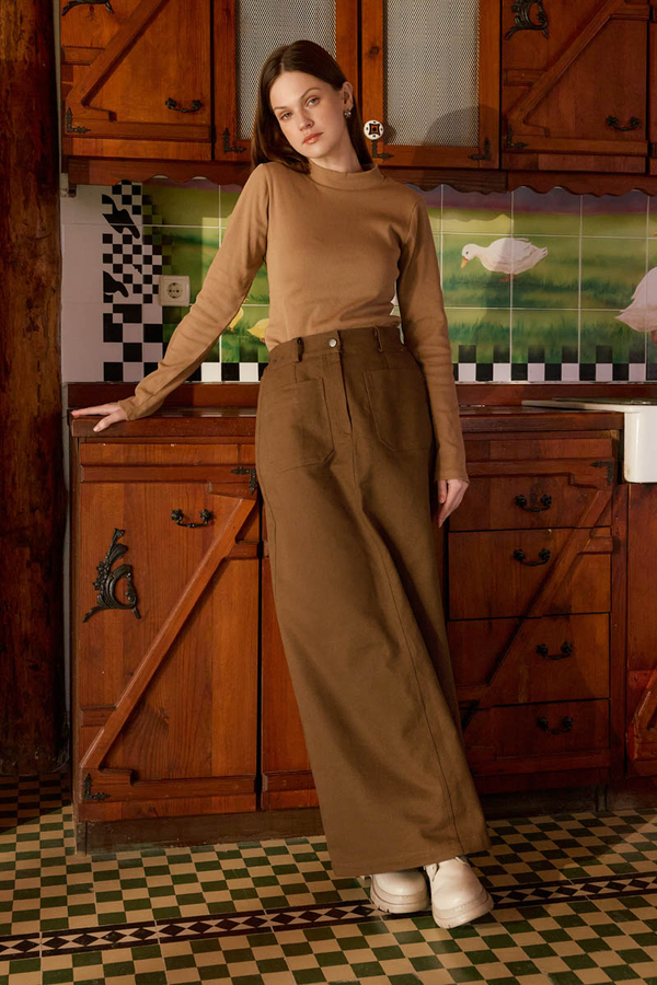 Large Pocket Gabardine Skirt Taba