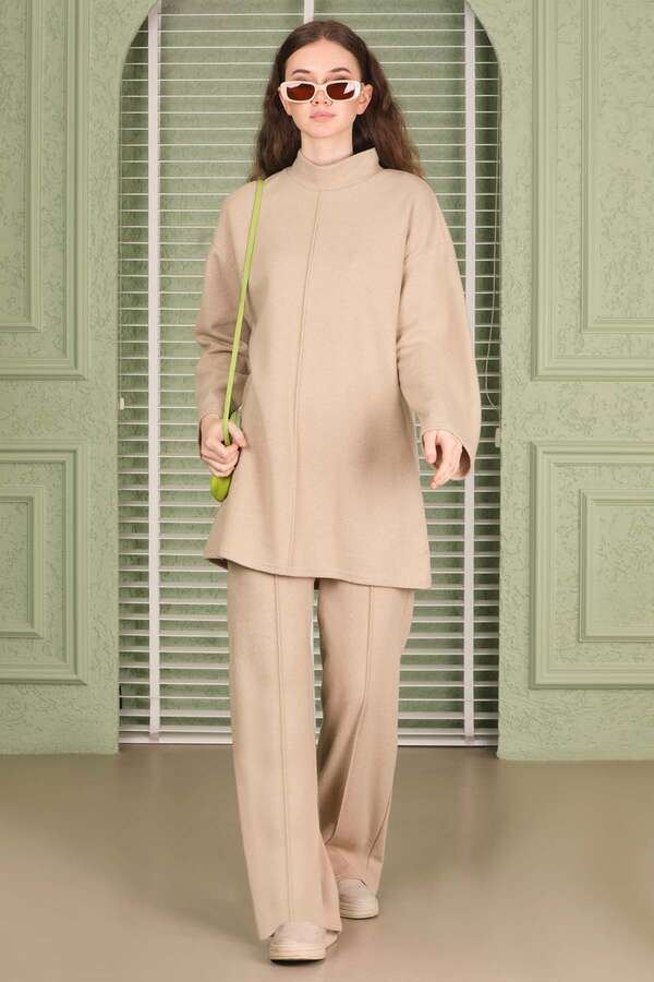 Medium Striped Suit Beige - 2