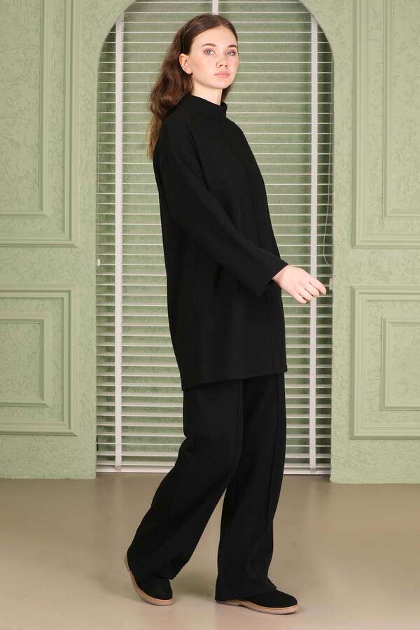 Medium Striped Suit Black - 2