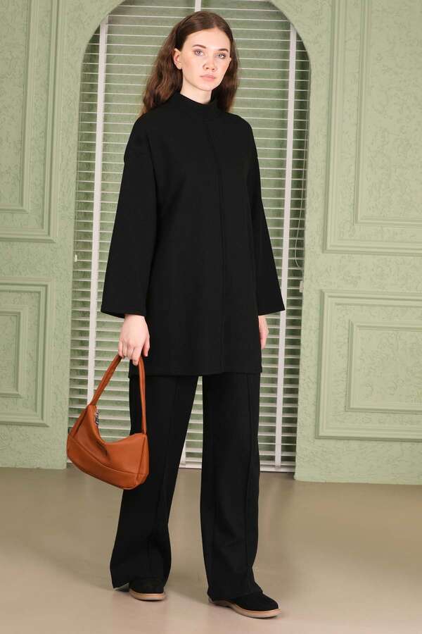 Medium Striped Suit Black - 1