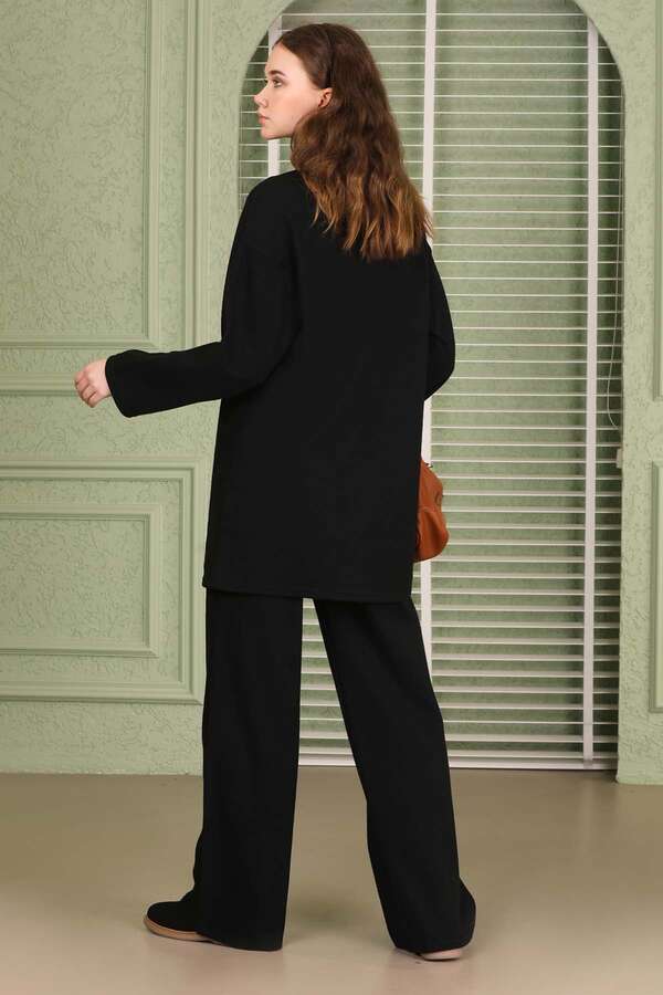 Medium Striped Suit Black - 6