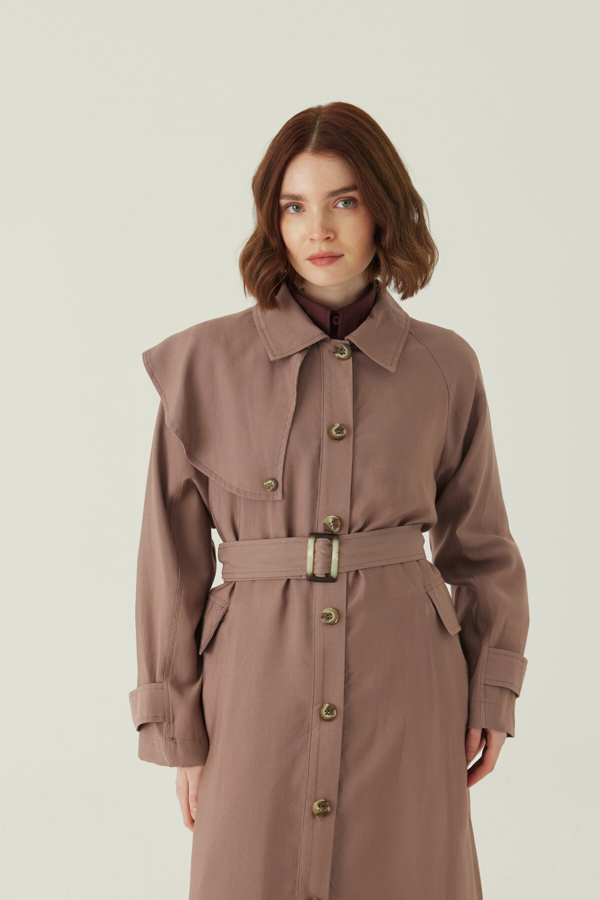 Omuzdan Parçalı Tensel Trençkot Koyu Vizon