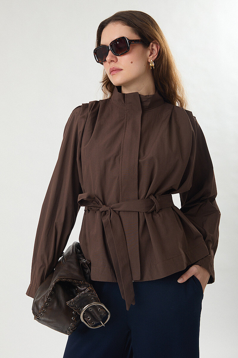 Omuzdan Pileli Kısa Trenç Kahve