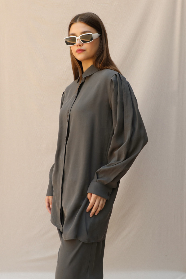 Omuzu Pileli Gömlek Takım Füme - 3