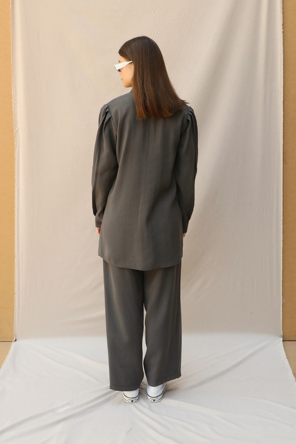 Omuzu Pileli Gömlek Takım Füme - 5