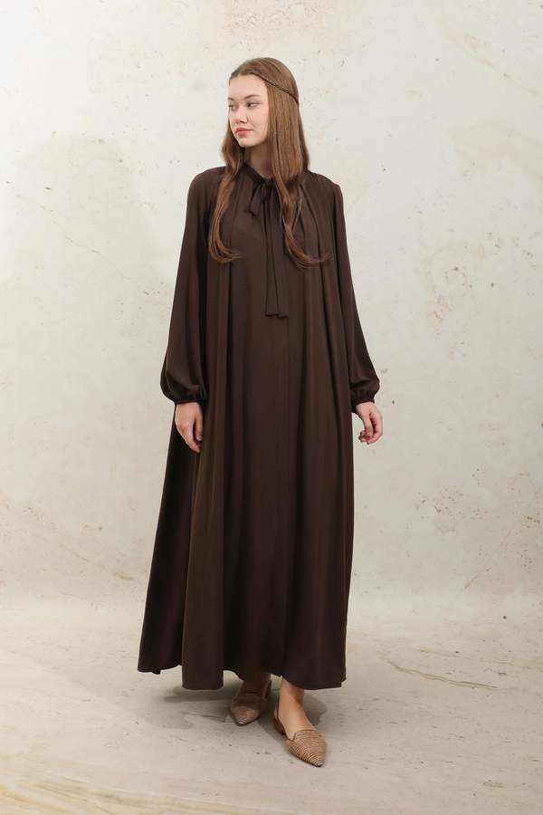 Omzu Pileli Fularlı Elbise Acı Kahve - 3