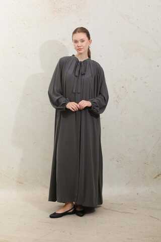 Omzu Pileli Fularlı Elbise Füme - 1