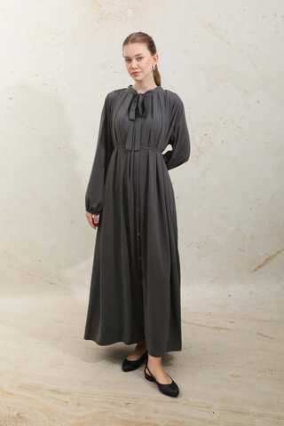 Omzu Pileli Fularlı Elbise Füme - 6