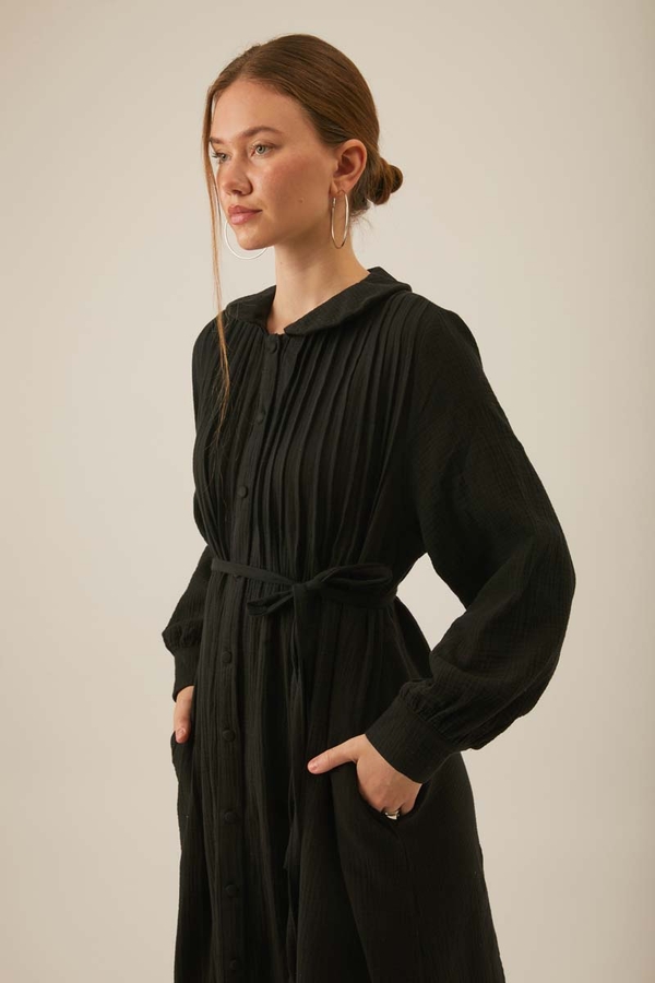 Peter Pan Collar Muslin Dress with Pintuck Details – Black - 1