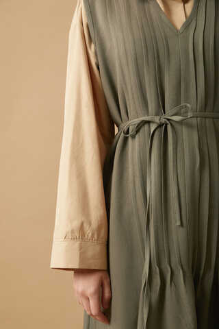 Pin Tuck Detail Dress Khaki - 10