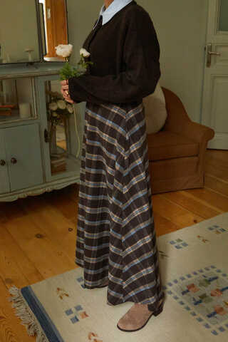 Plaid Pattern A-Line Skirt Brown (1)
