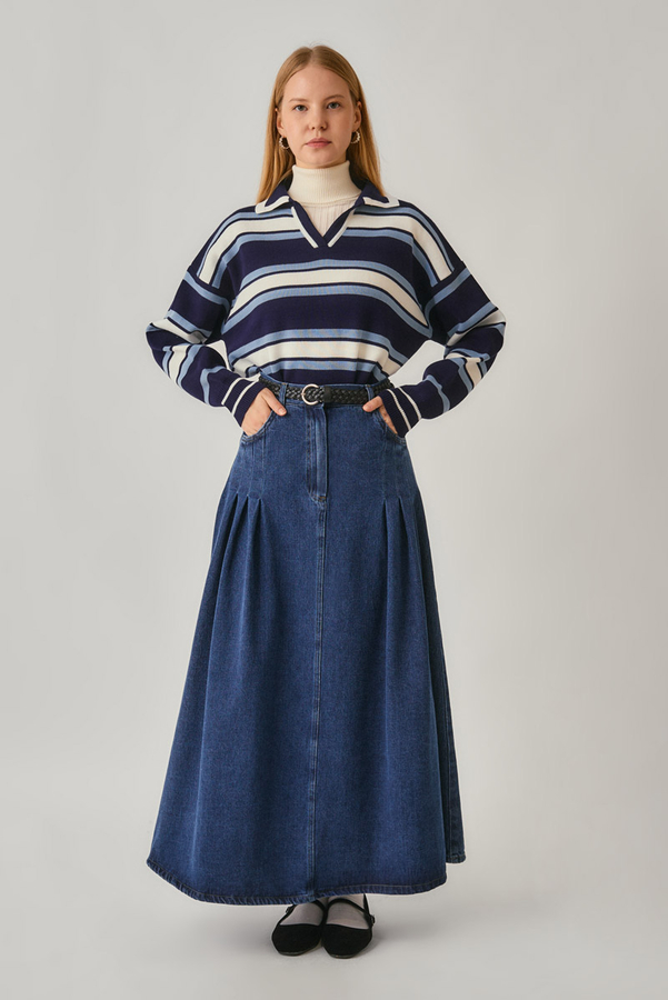 ChatGPT:  Pleated Detail Denim Skirt Light Blue - 5