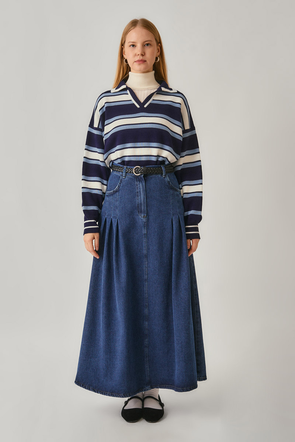 ChatGPT:  Pleated Detail Denim Skirt Light Blue - 8