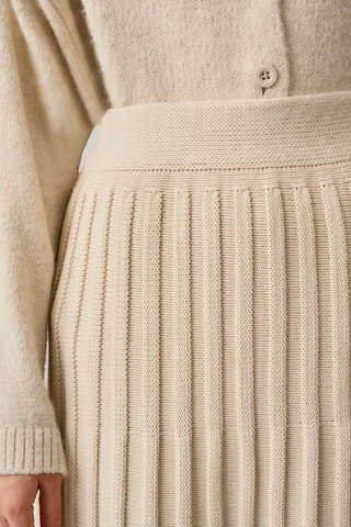 Pleated Knit Skirt Ecru - 3