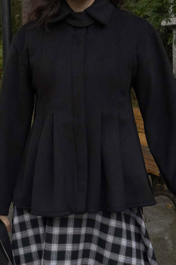 Pleated Short Coat Black 