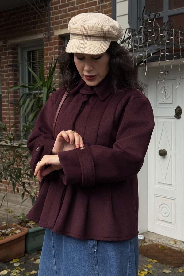 Pleated Short Coat Burgundy - 9
