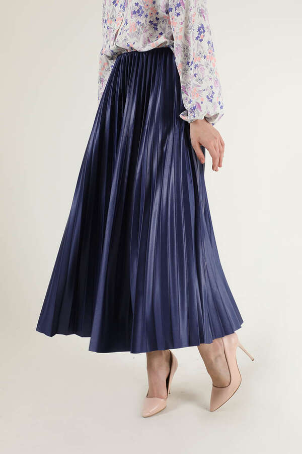 Pleated Skirt Saks - 2