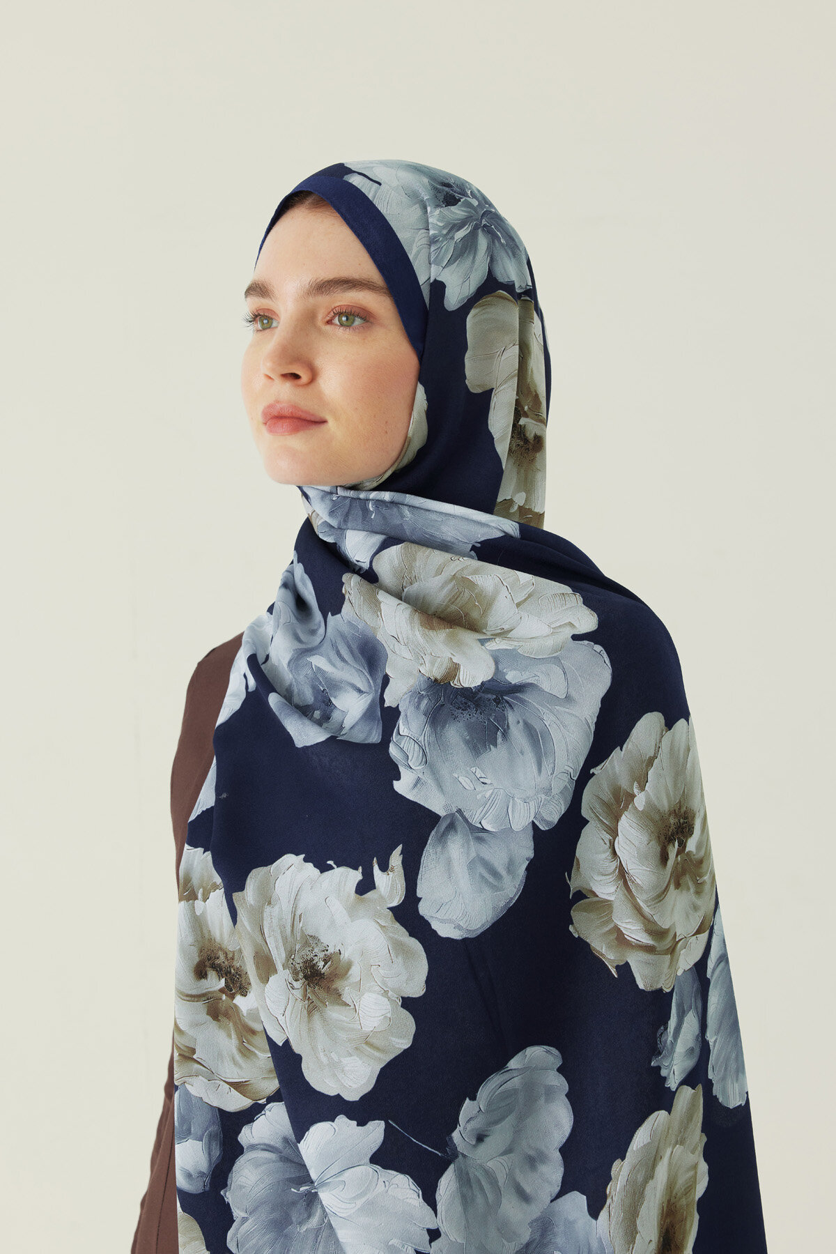 Premium Çiçek Desenli Şal Lacivert