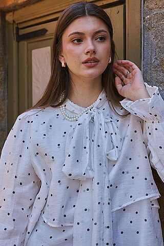 Puantiyeli Fularlı Bluz Beyaz - 3