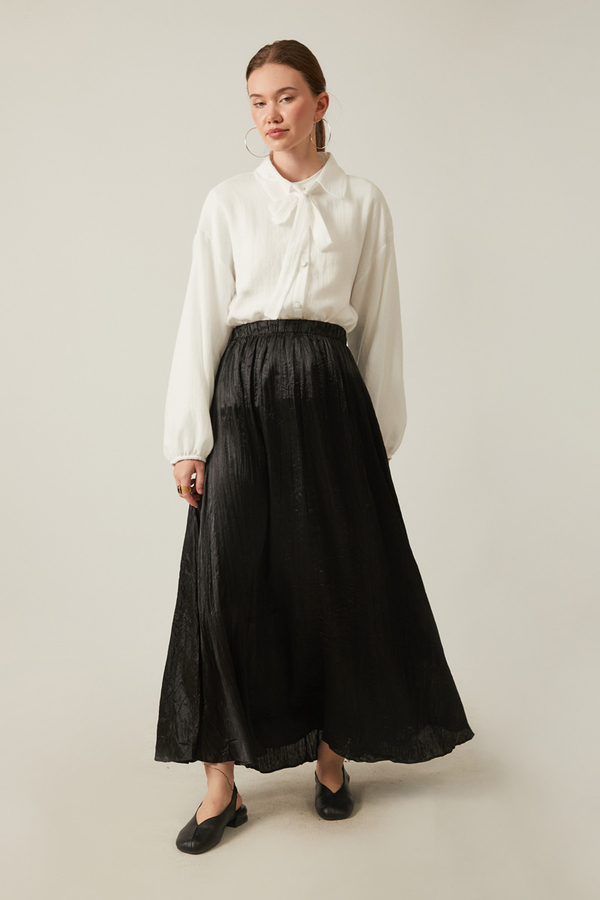 Satin Crushed Skirt Black - 6