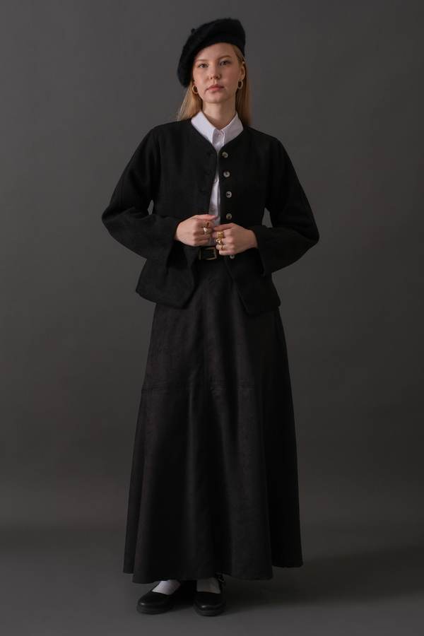 Short Jacket with Dart Detail Black - 10