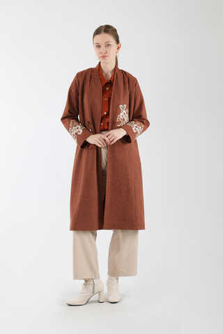 Tasseled Cachet Coat Tile - 3