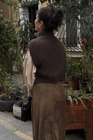 Turtleneck Knit Vest Dark Brown - 6