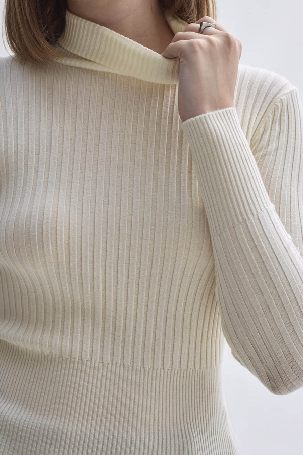 Turtleneck Premium Knit Body Ecru - 4
