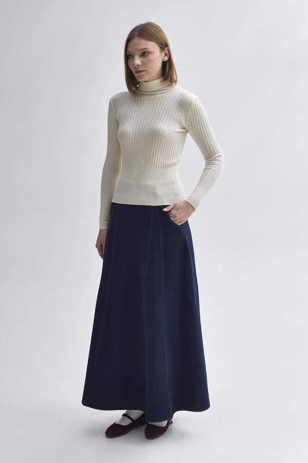 Turtleneck Premium Knit Body Ecru (1)