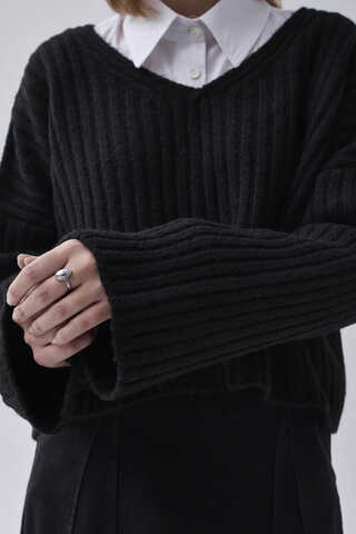 V Neck Crop Knit Sweater Black - 10