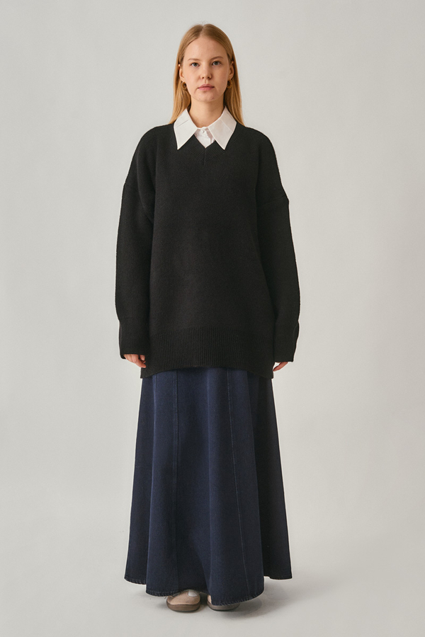 V-Neck Knit Sweater Black 