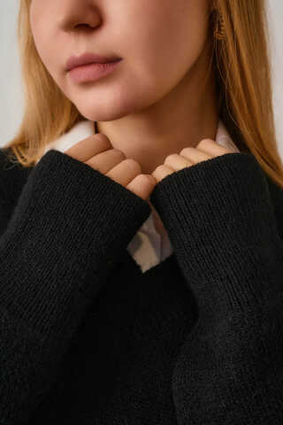 V-Neck Knit Sweater Black - 2