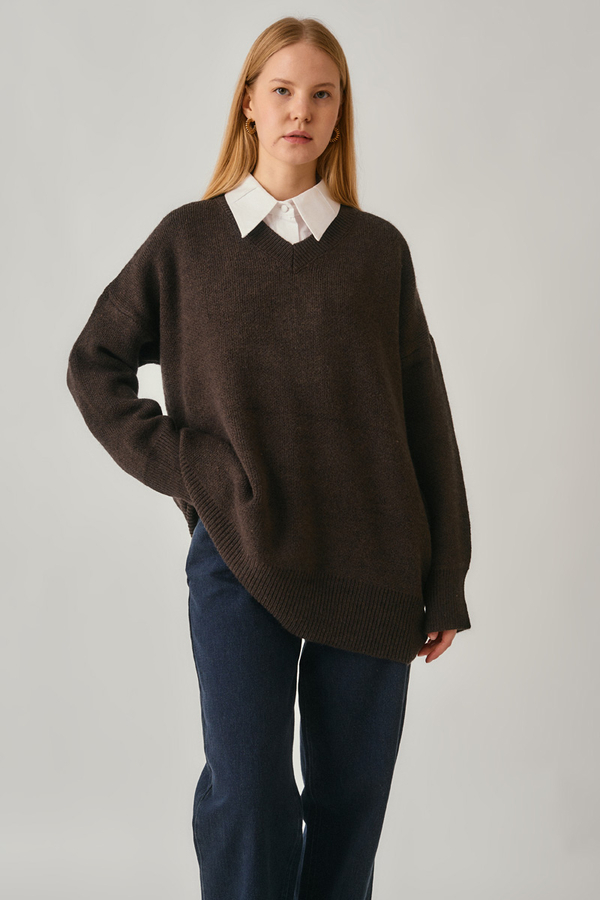 V-Neck Knit Sweater Brown 