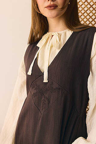 V Yaka Nakışlı Jile Kahverengi - 2