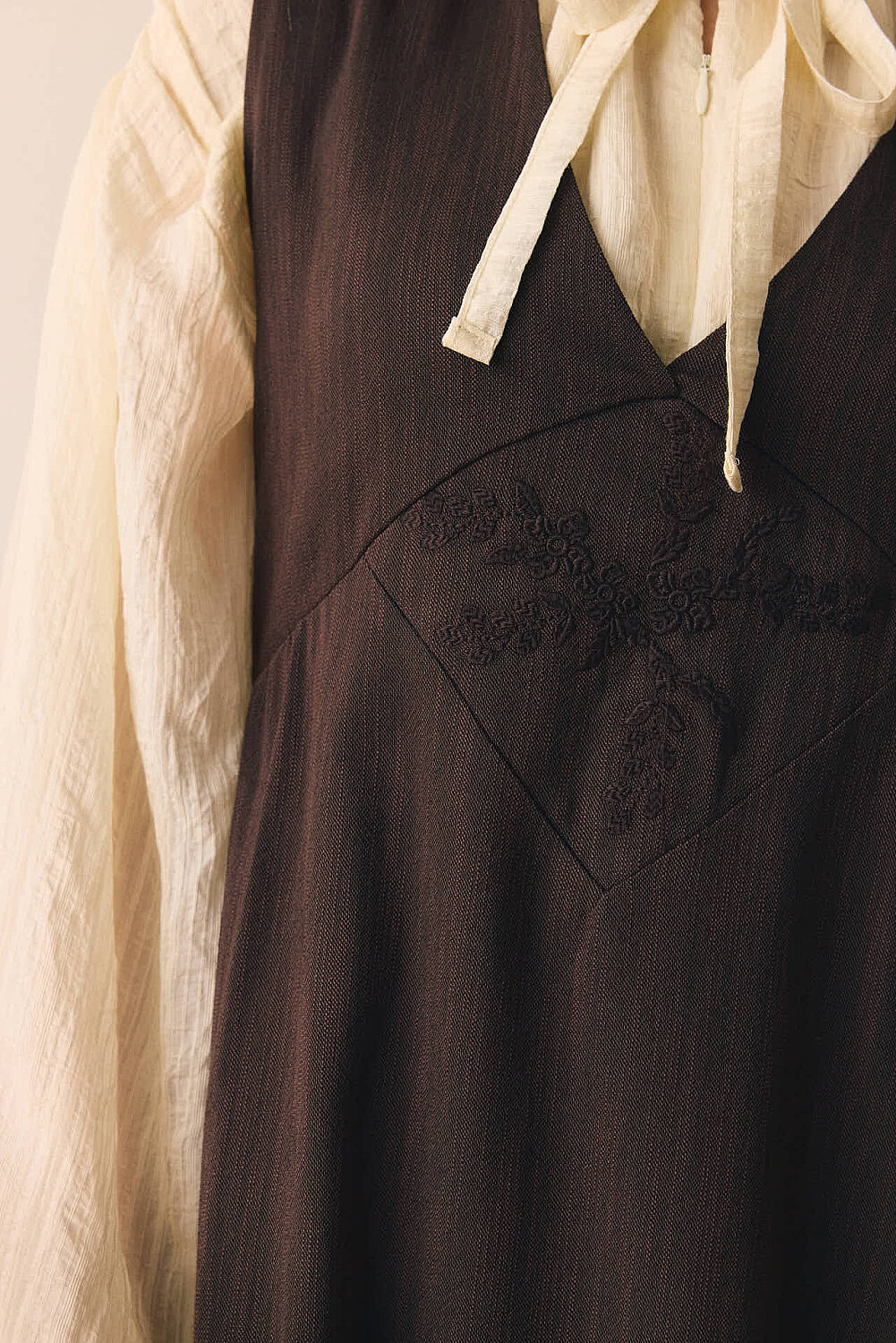 V Yaka Nakışlı Jile Kahverengi - 4