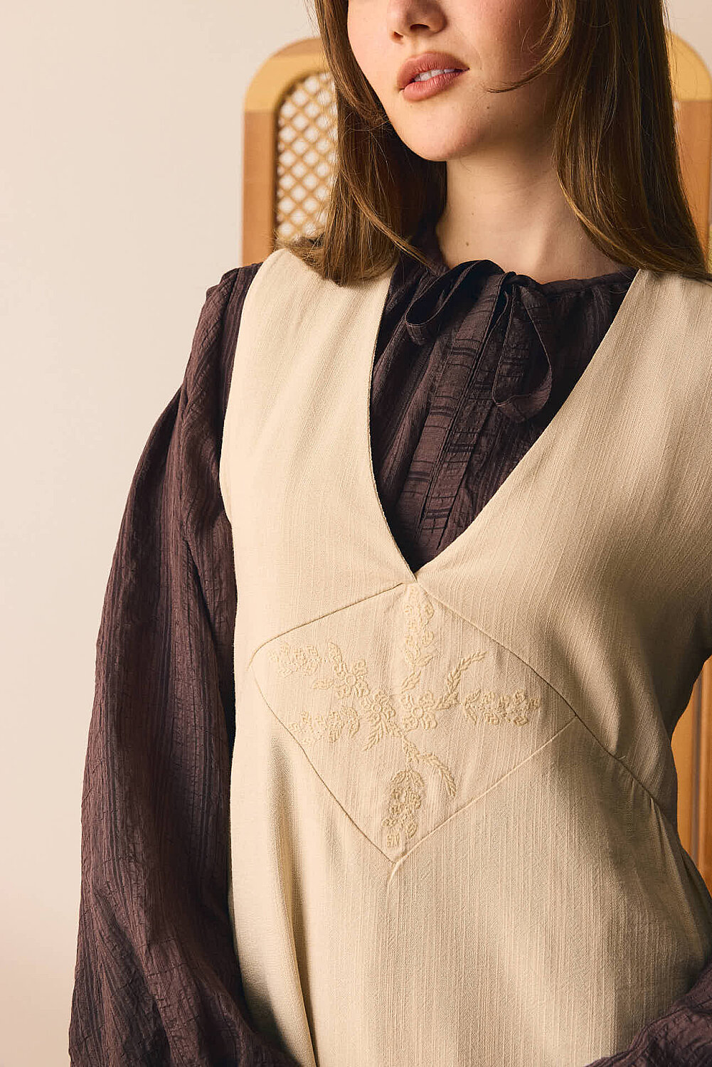 V Yaka Nakışlı Jile Taş - 2