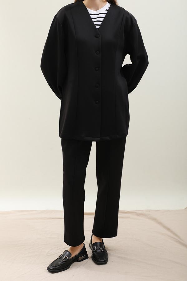 V Yaka Önden Düğmeli Takım Siyah - 3