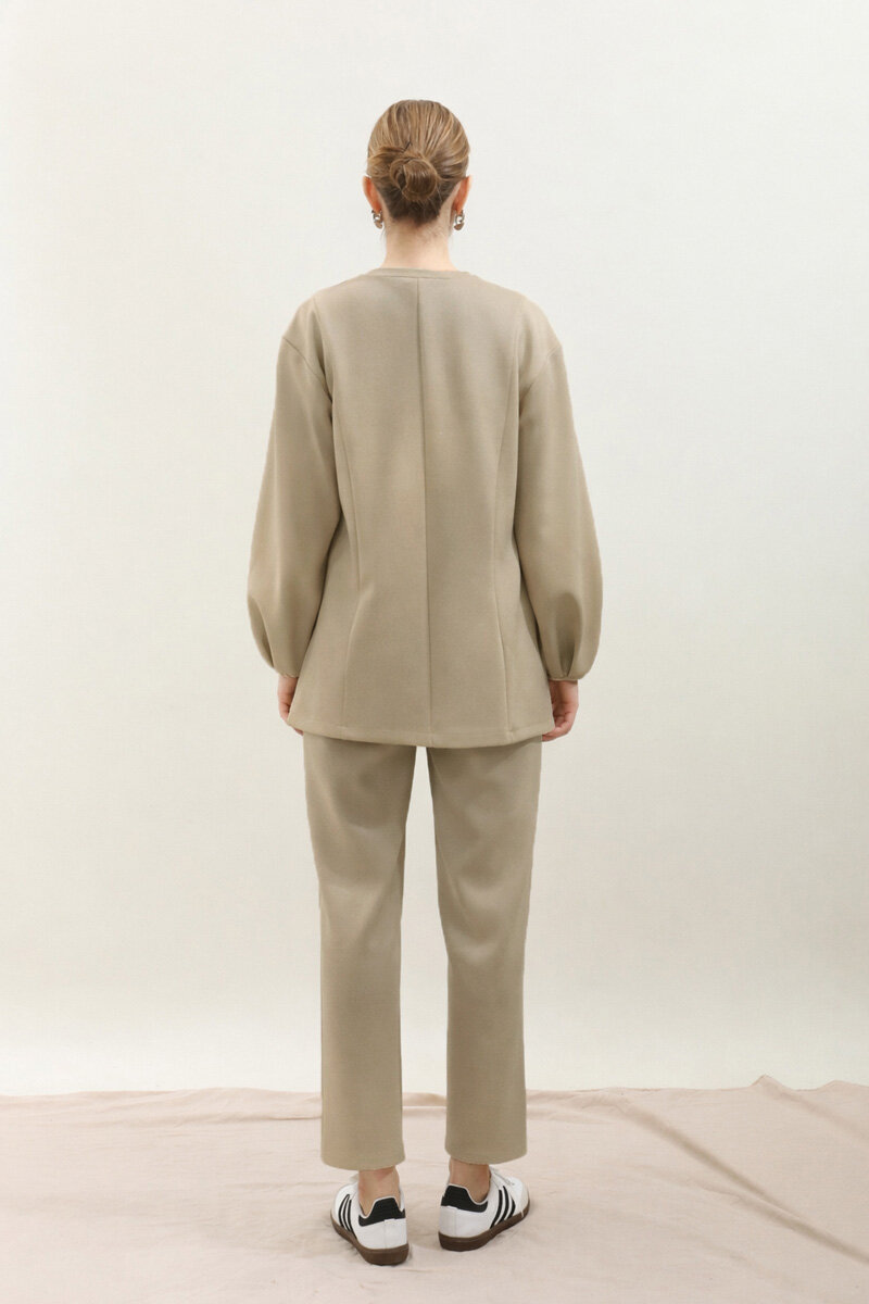 V Yaka Önden Düğmeli Takım Taş - 4