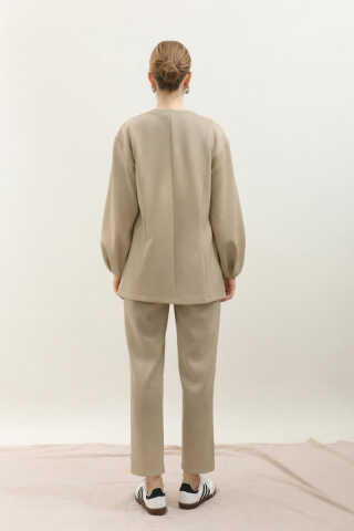 V Yaka Önden Düğmeli Takım Taş - 4