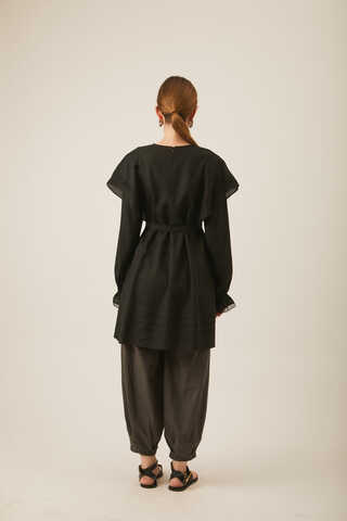 Volan Detaylı Dantelli Tunik Siyah - 6