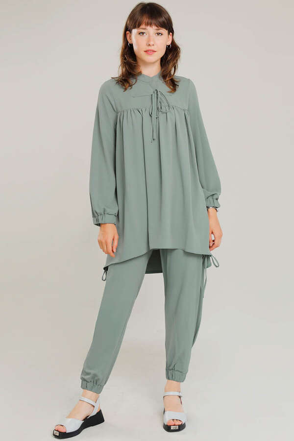 With Ribbon Robe Mint Suit - 1