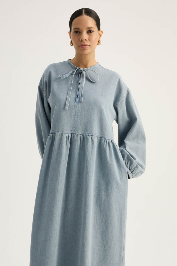 Yakadan Bağlamalı Denim Elbise Buz Mavisi - 3