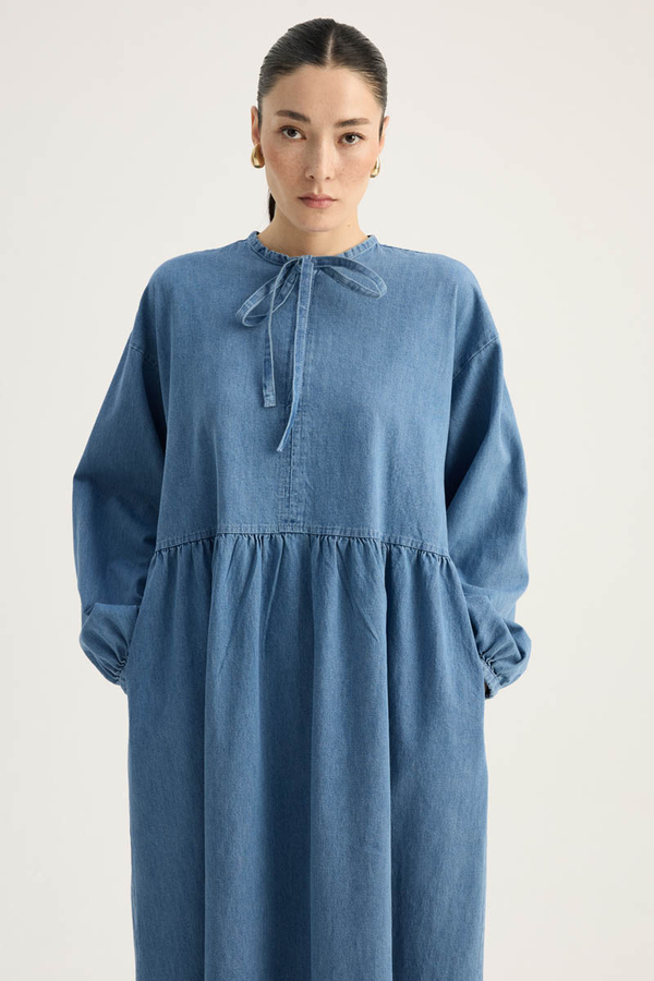 Yakadan Bağlamalı Denim Elbise Mavi - 5