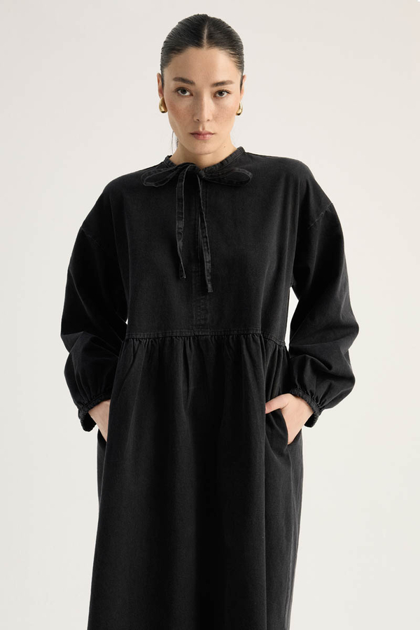 Yakadan Bağlamalı Denim Elbise Siyah - 5