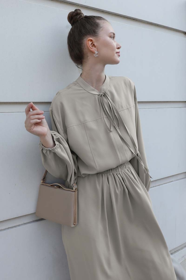 Yakası Bağcıklı Gömlek Etek Takım Taş - 1